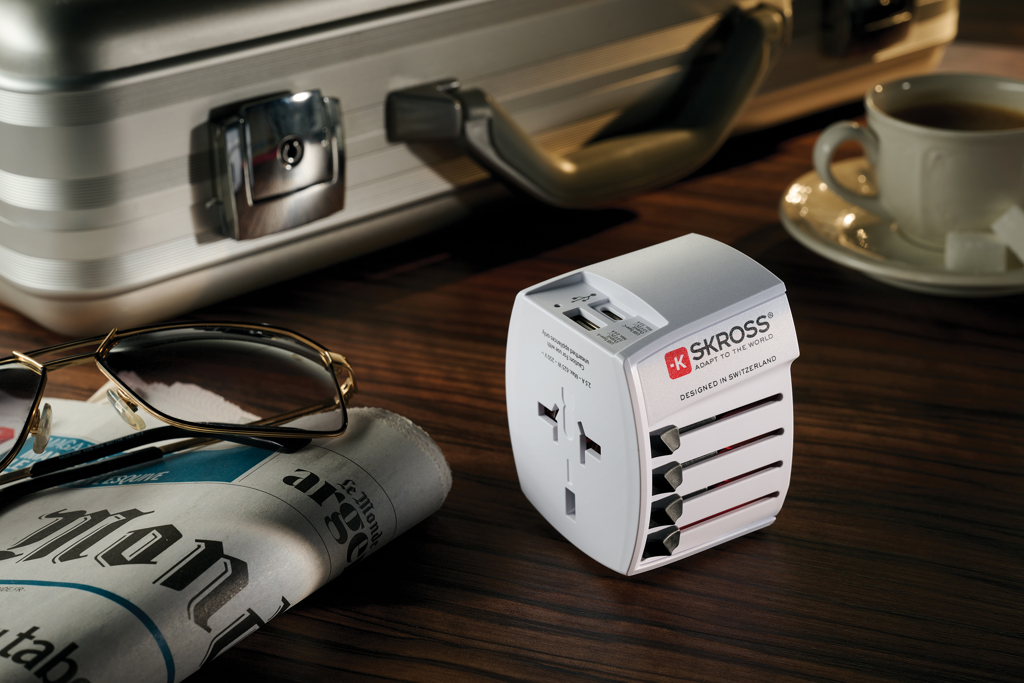 Adaptador de viaje mundial SKROSS USB MUV (1 USB C 1 USB A) - Imagen 4