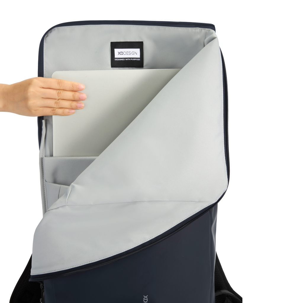 Mochila urbana resistente al agua con solapa - Imagen 5